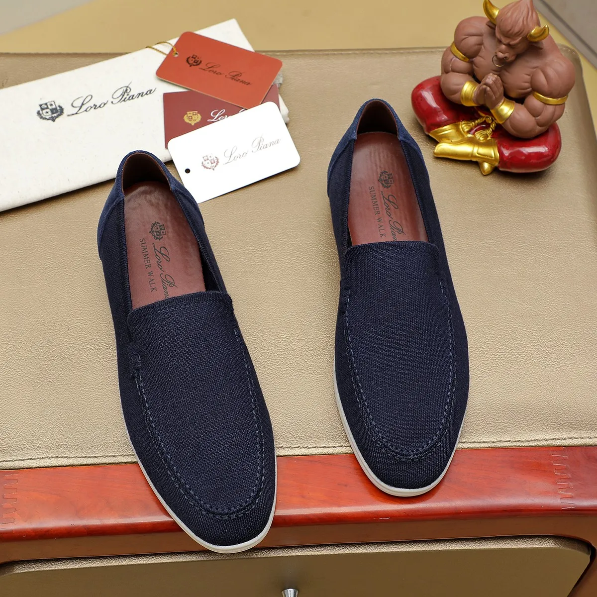 Men's Men's Shoes 💰 400 Loro PIana moccasin made of wish wool fabric. The upper is made of knitted fabric, made on a loom, and then attached to a rubber sole. The Rain System's water-repellent treatment enhances the shoe's functional design, while the suede details give the shoe a sense of elegance and sophistication. Made from Wish, fine wool from Australian and New Zealand Merino sheep 38-44